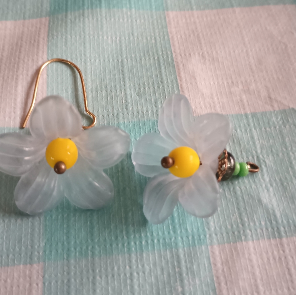 Flower earrings